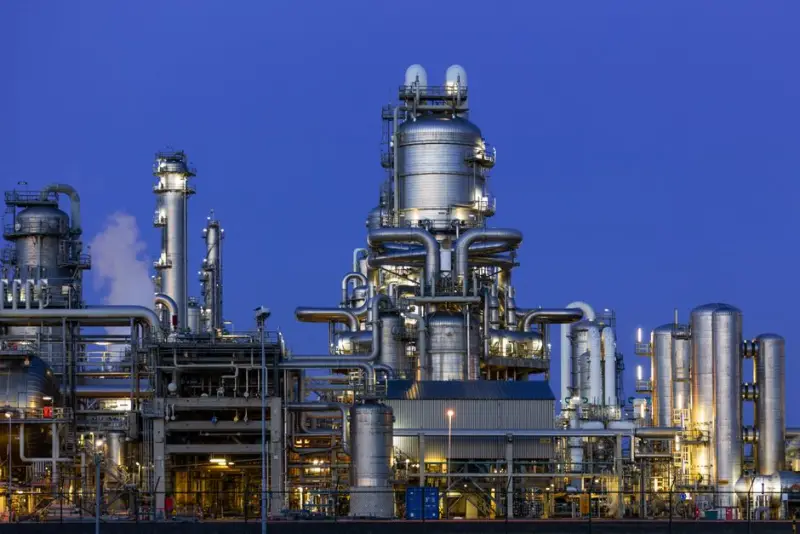 Refinaria de Manguinhos (RPMG3) tem cadastro suspenso por decisão judicial
